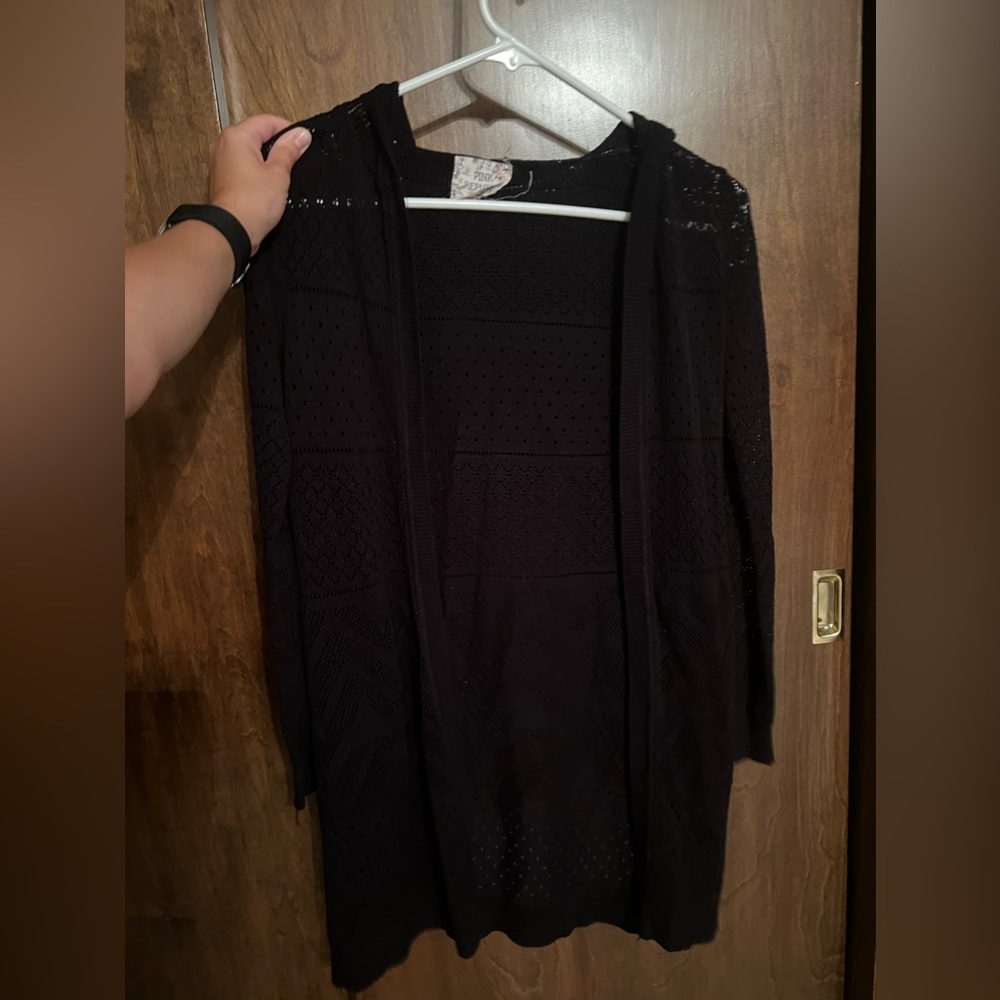 Cardigan with a hood| Size: Small| Color:Black